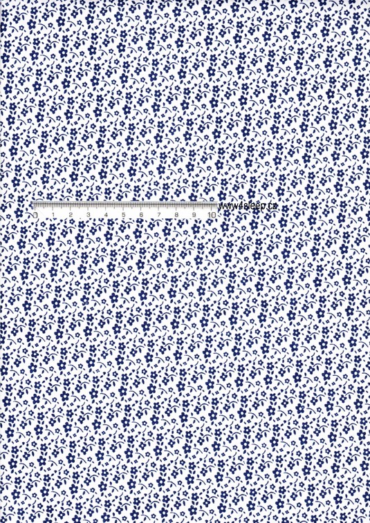 Bavlněná látka s potiskem drobných modrých kytiček na bílém podkladu v šíři 160 cm