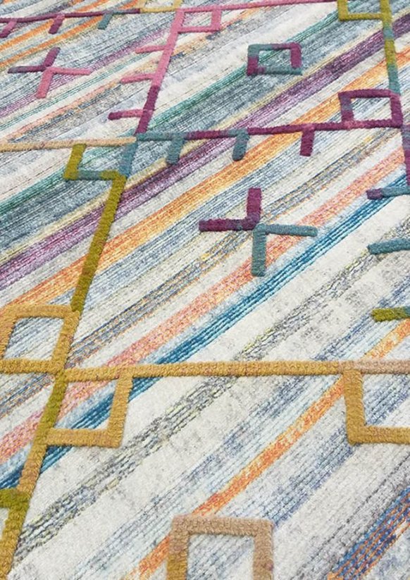 Kusový koberec HYPNOTIK  barevný