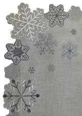 Vánoční ubrus vločky šedá 30x45cm prostírání Vánoční ubrus vločky šedá 30x45cm prostírání