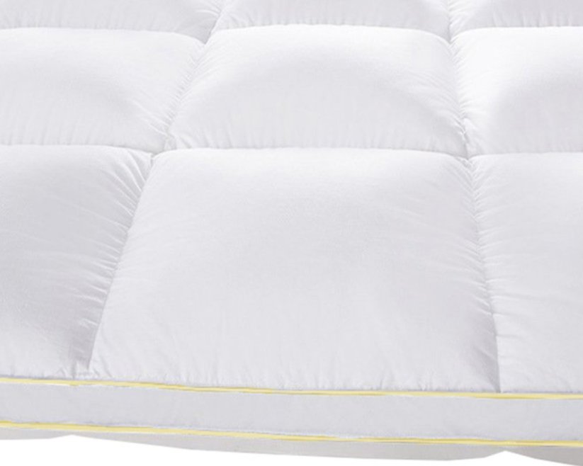 Luxusní přikrývka 100% přírodní prachové husí peří kolekce GOLD barvy bílé detail