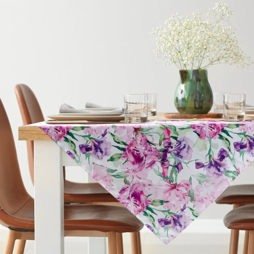 Ubrus na stůl 85x85cm - Květy růžové a fialové na bílém na stole